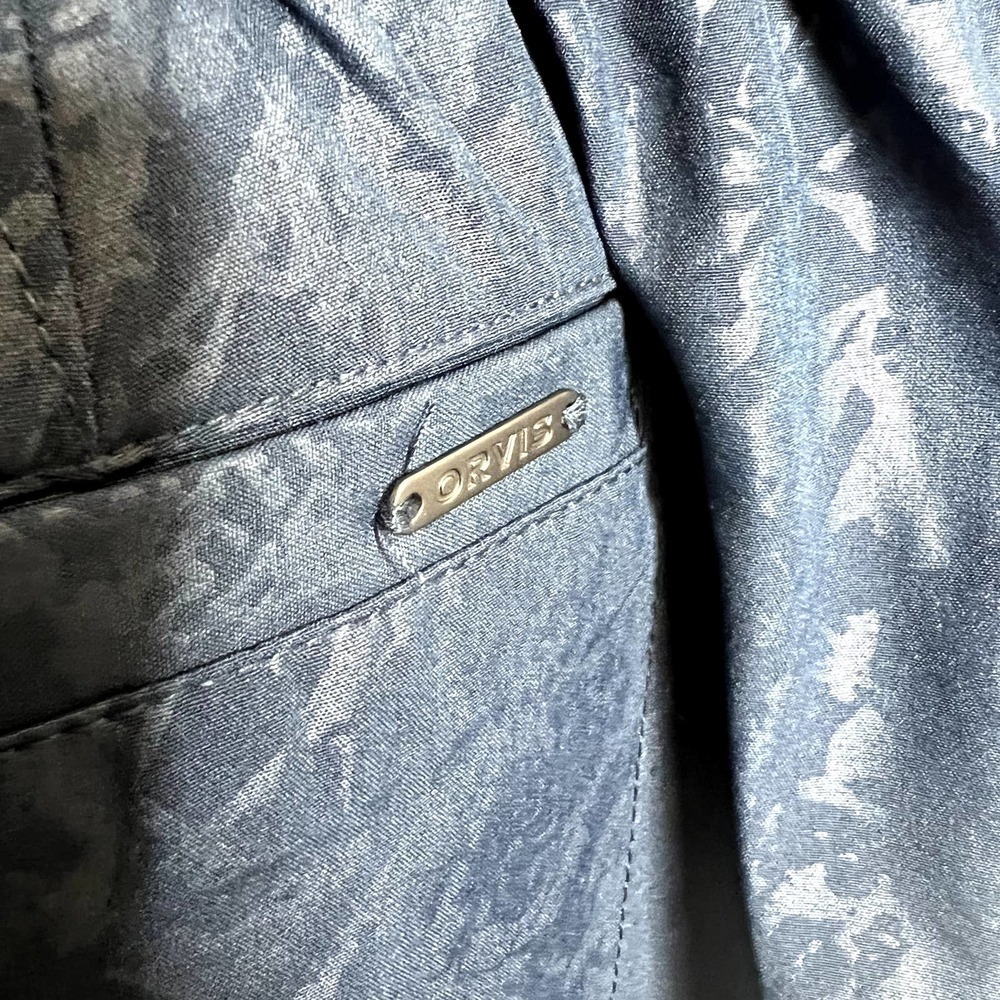 Orvis Women's L Travel Skort Shattered Glass Embossed Navy Built in Short NWT - Picture 9 of 12